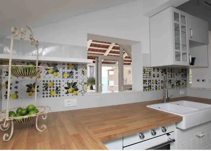 Ciovo Big Sea View Near The Sea In Okrug تروغير